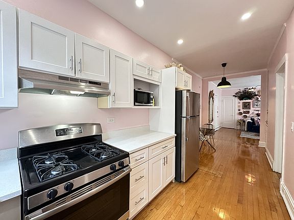 5th image of 441 W Melrose St #C3