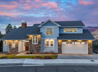 530 Sutton Pl, Ashland, OR 97520
