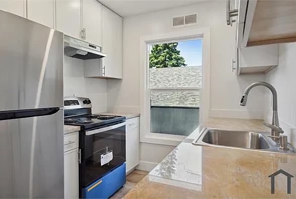 3441 Laguna Ave #1 — Photo 21
