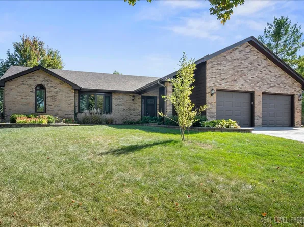 294 Berwick Dr, Aurora, IL 60506