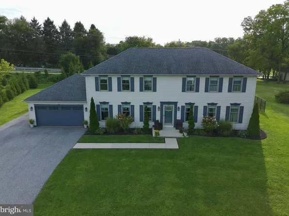 421 Scott Dr, Shippensburg, PA 17257