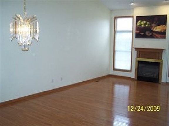 4th image of 431 Danvers Ct