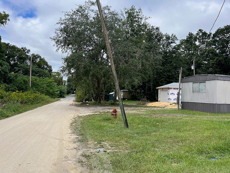 2nd image of  NE 40th Place