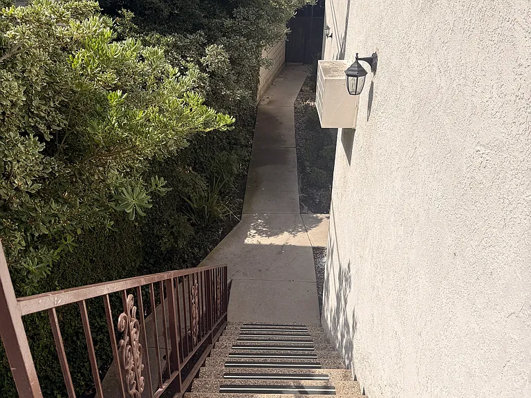 1620 Park Ave #6 — Photo 2
