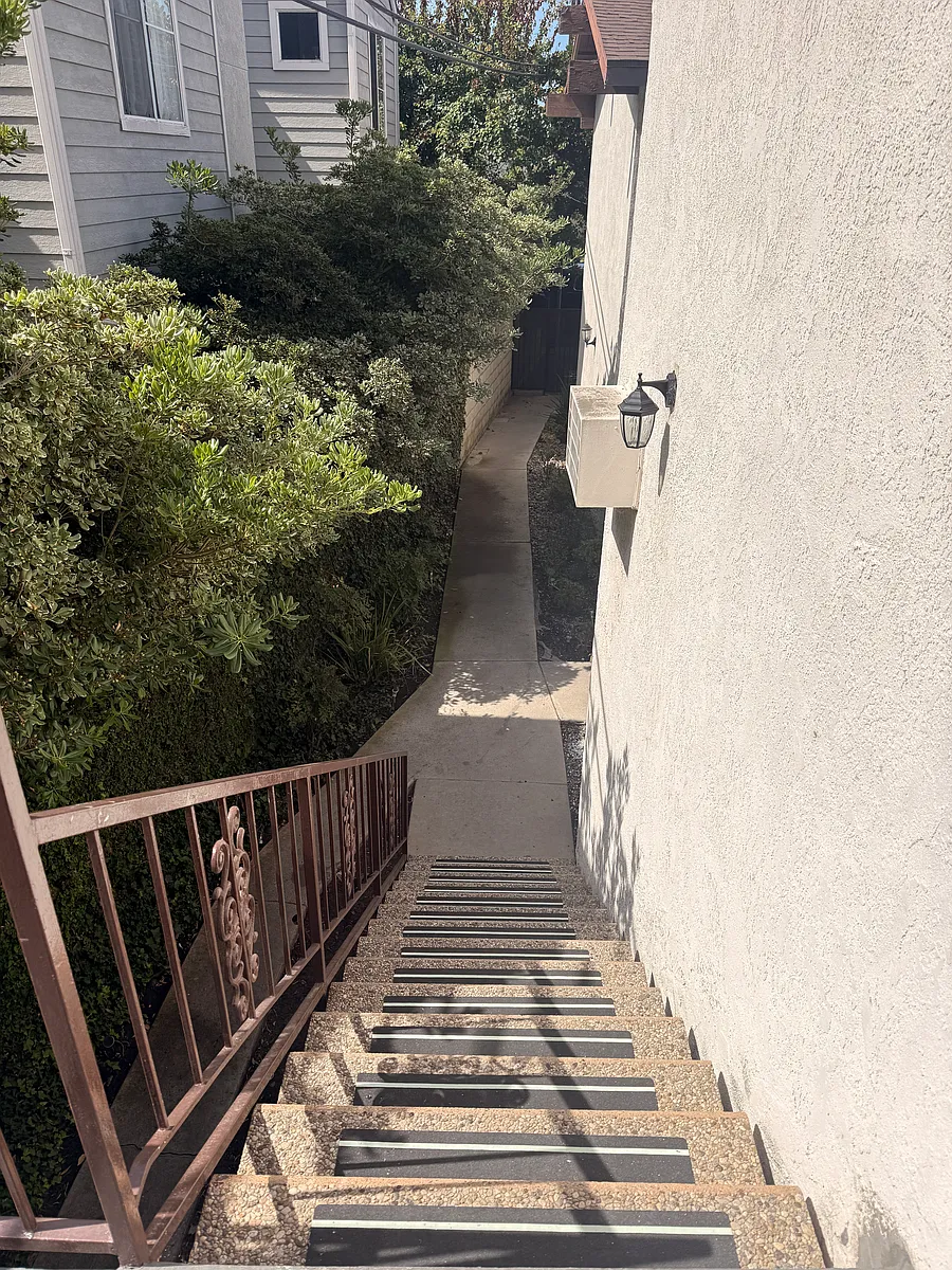 Building Photo - 1620 Park Ave #6