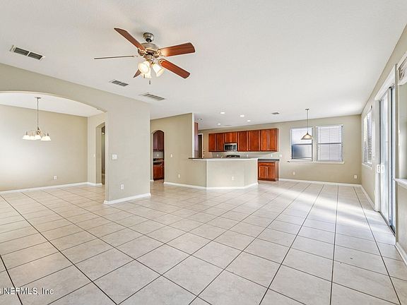 5th image of 724 WOODED HAMLET Court