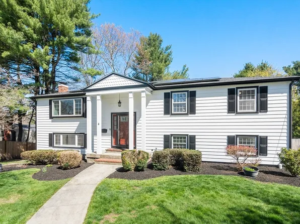 4 Michelle Ln, Randolph, MA 02368