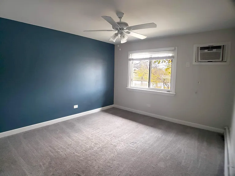 9S201 Lake Dr #20-203 — Photo 7