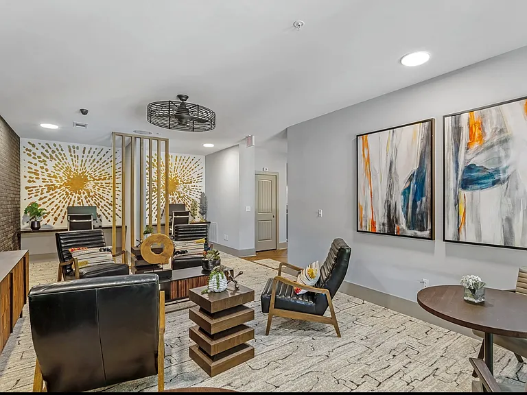 AMLI North Point — Photo 9