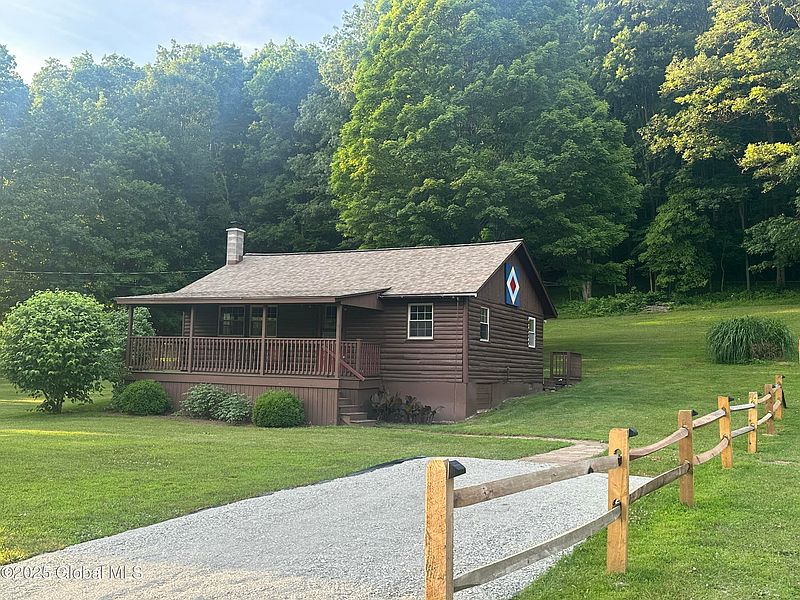 2nd image of 71 SE Hollow Road