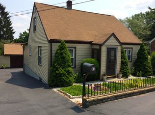 15 Carleton Rd, Waltham, MA 02451