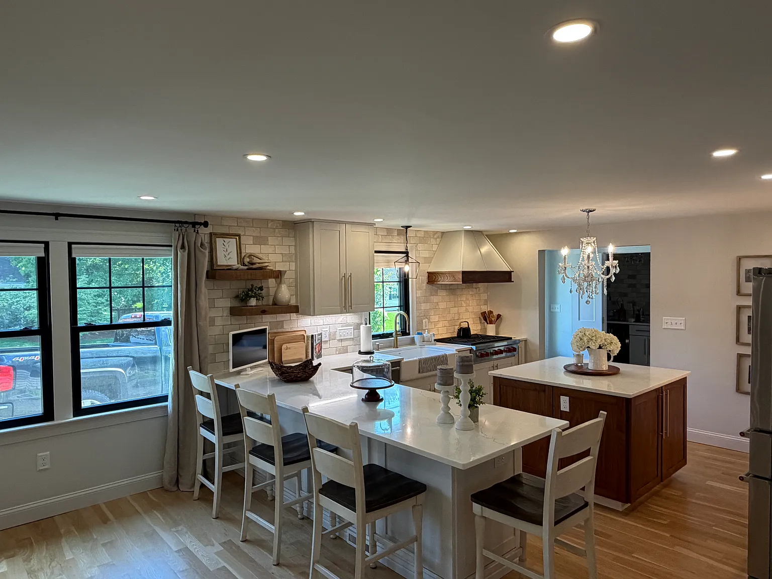 2 bed, 1560 sqft, $4,200 — Photo 1