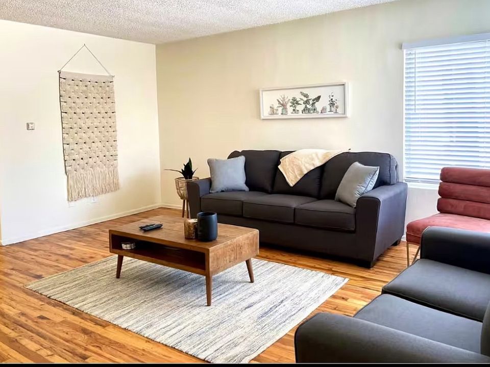 1st image of 7120 Lexington Ave #1