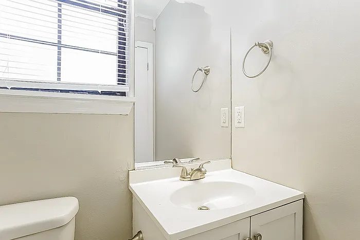 3511 Windermere Dr — Photo 9