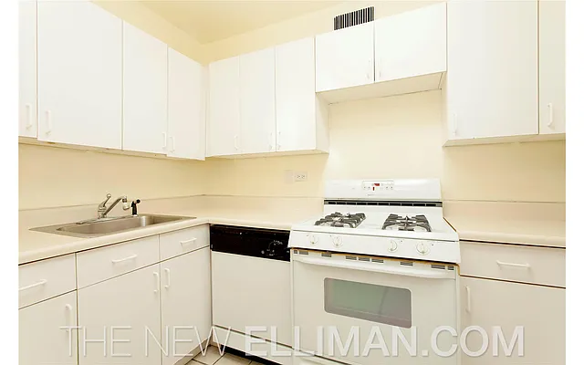 Sold by Douglas Elliman | media 26