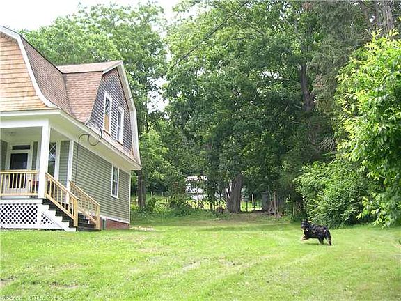 Huge yard for outdoor fun
