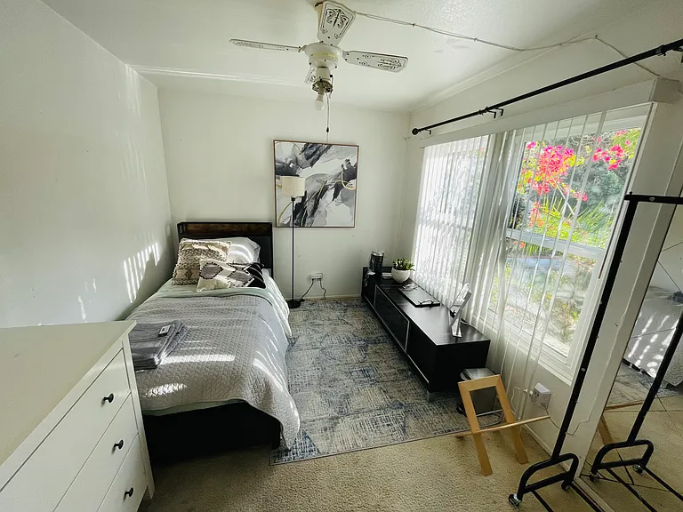 1868 Palisades Dr — Photo 12