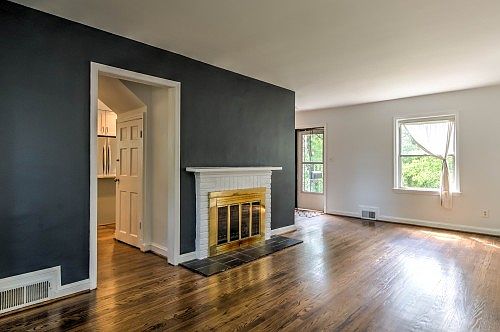 4th image of 2317 Belleview Ave