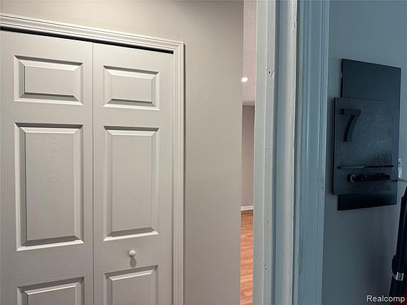 2nd image of 2639 Columbia Rd APT 7