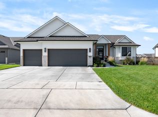 2545 N Pebble Ct, Andover, KS 67002