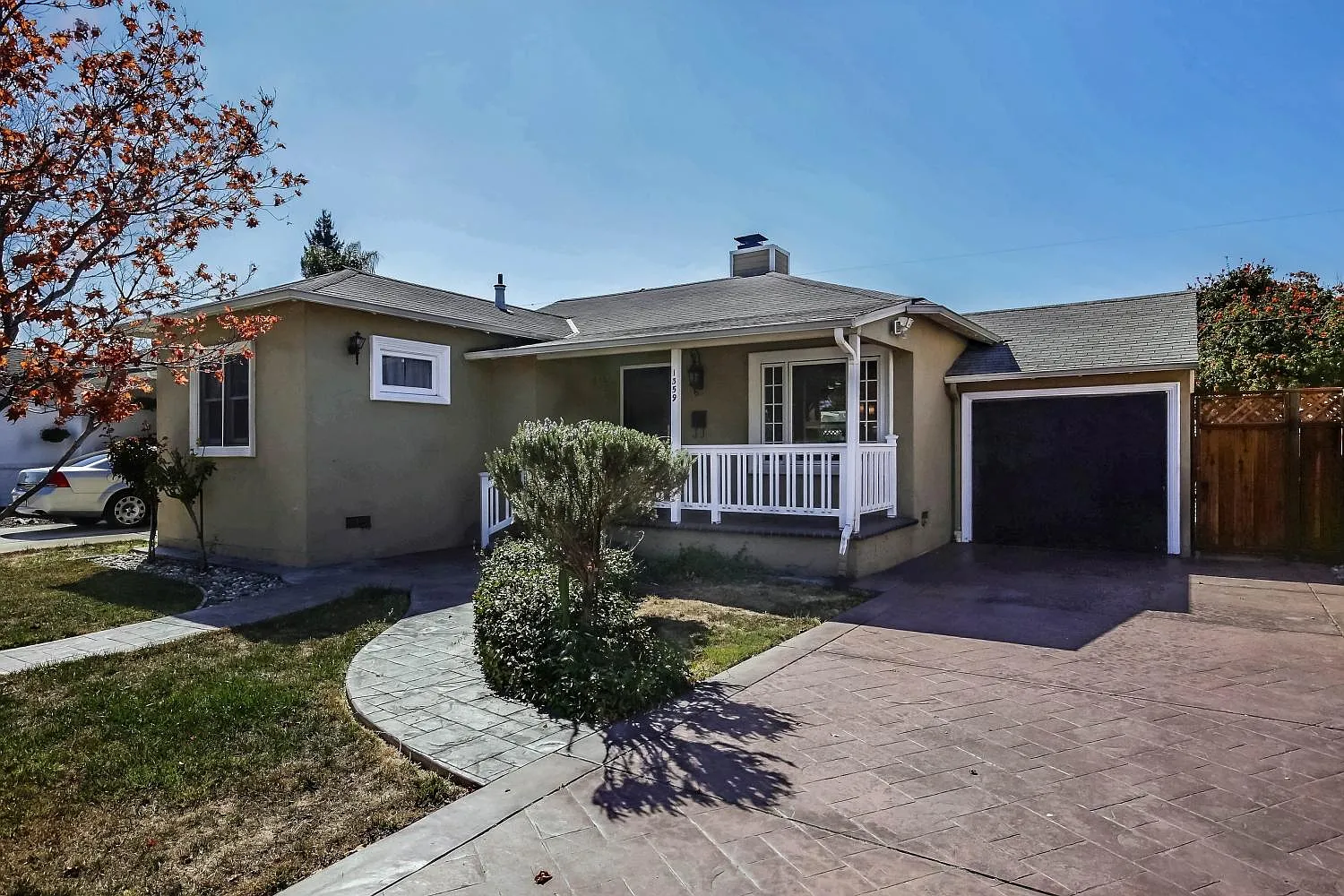 3 bed, 1286 sqft, $4,900 — Photo 2