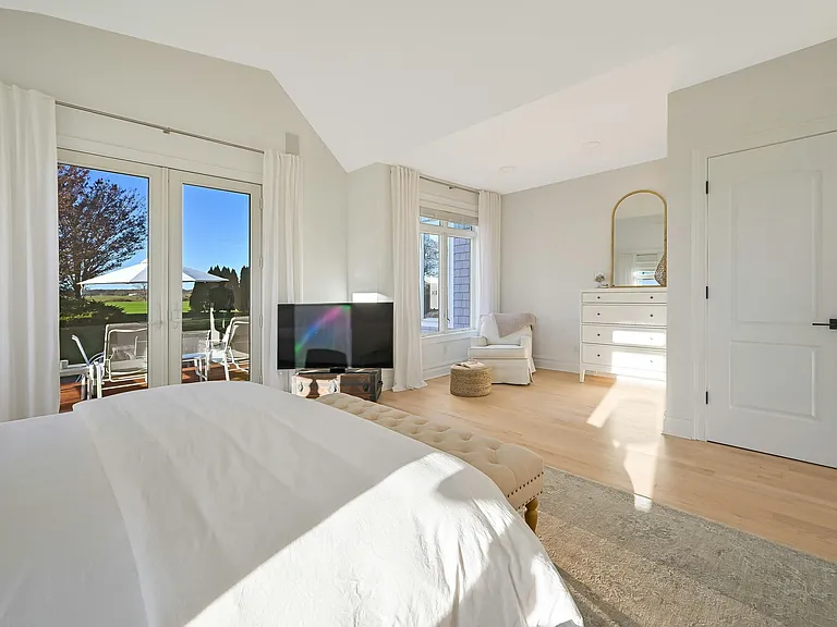 788 Reeves Ave — Photo 11
