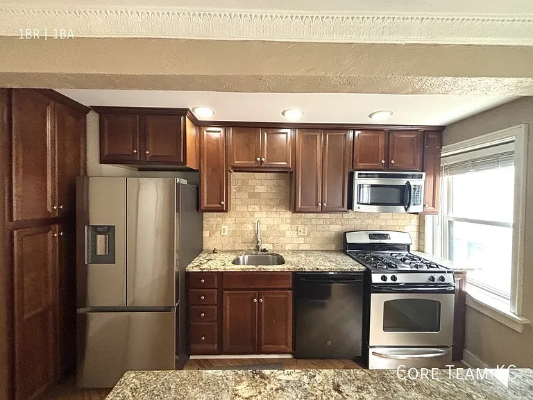 4804 Jefferson St #504 — Photo 2