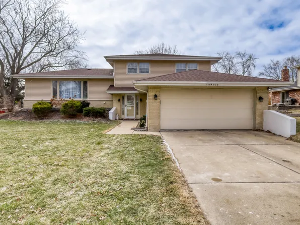 18W025 73rd St, Darien, IL 60561