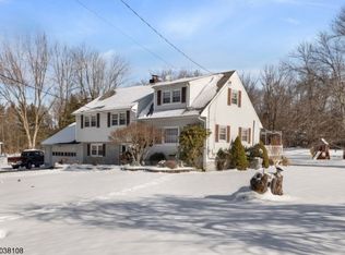 12 Mountain View Ln, Warren, NJ 07059