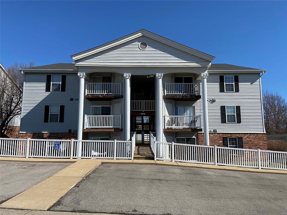 1st image of 12401 Somerset Place Dr APT A