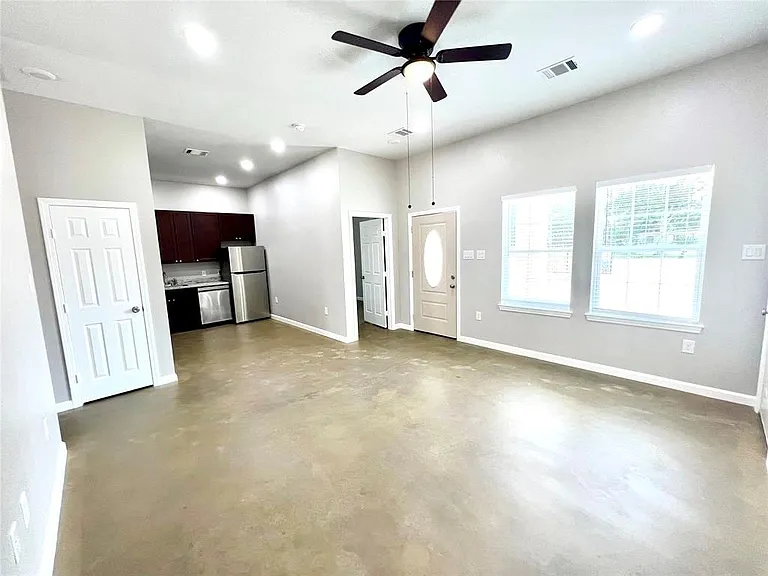 9508 Quaker Ct — Photo 6
