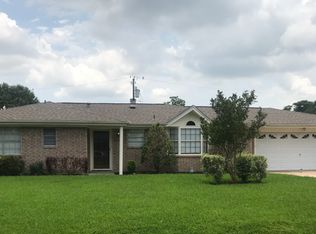 1319 Travis St, Nederland, TX 77627