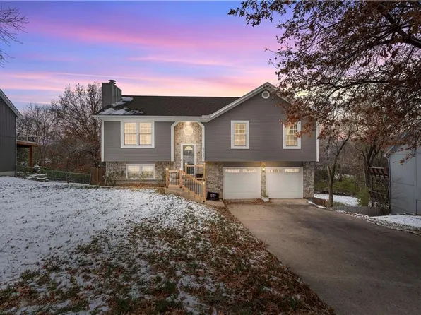 5122 Garner Ln, Merriam, KS 66203