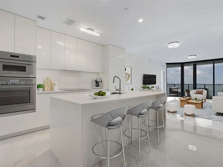 700 NE 24th St #4106 — Photo 10