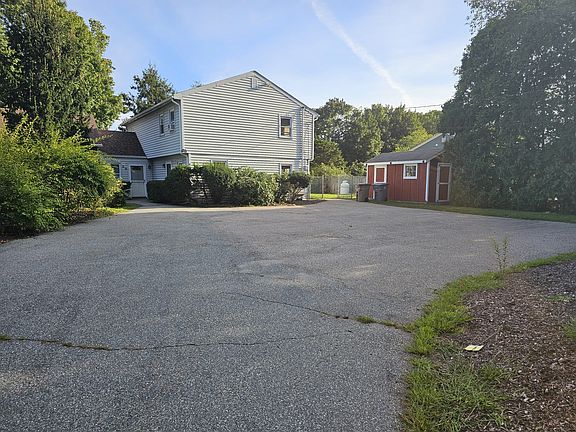 2nd image of 28 Gurley Rd