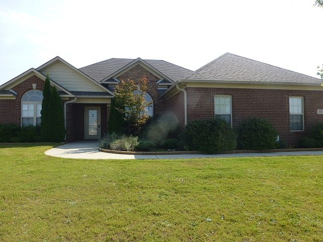 1st image of 307 Ravens Crest Dr