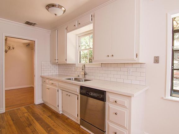 3rd image of 4015 Vista Ct