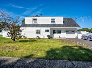 47 Manhasset Ave, Selden, NY 11784