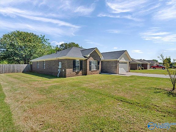 4th image of 169 Stone Hill Dr