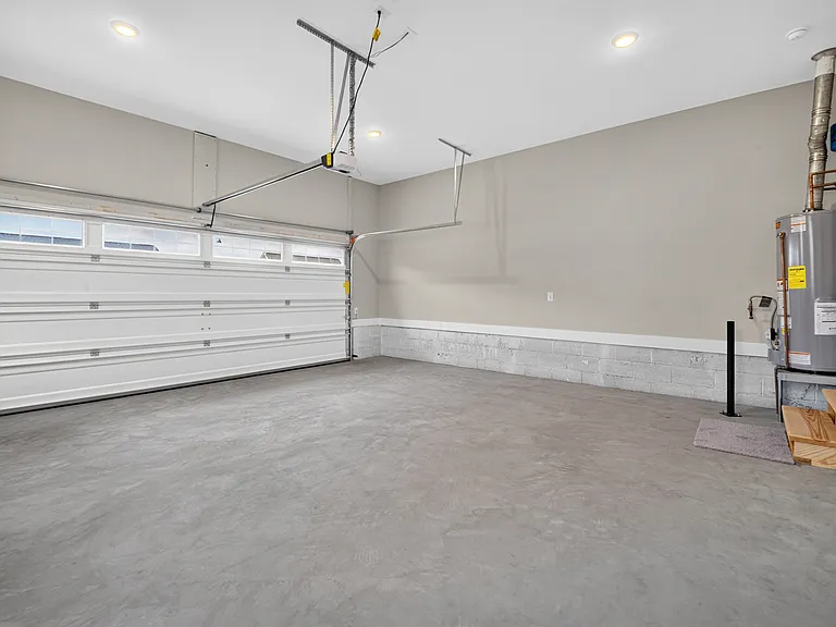 104 Thornberry Rd — Photo 49