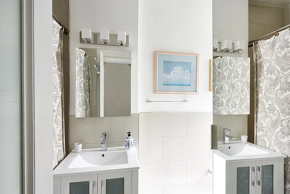 Sold by Warburg | media 7