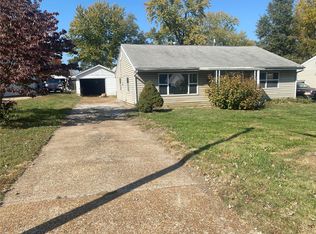 15 Saint George Ct, Florissant, MO 63031