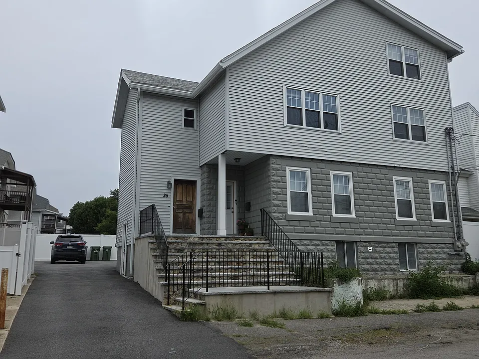 25 Acton St #1