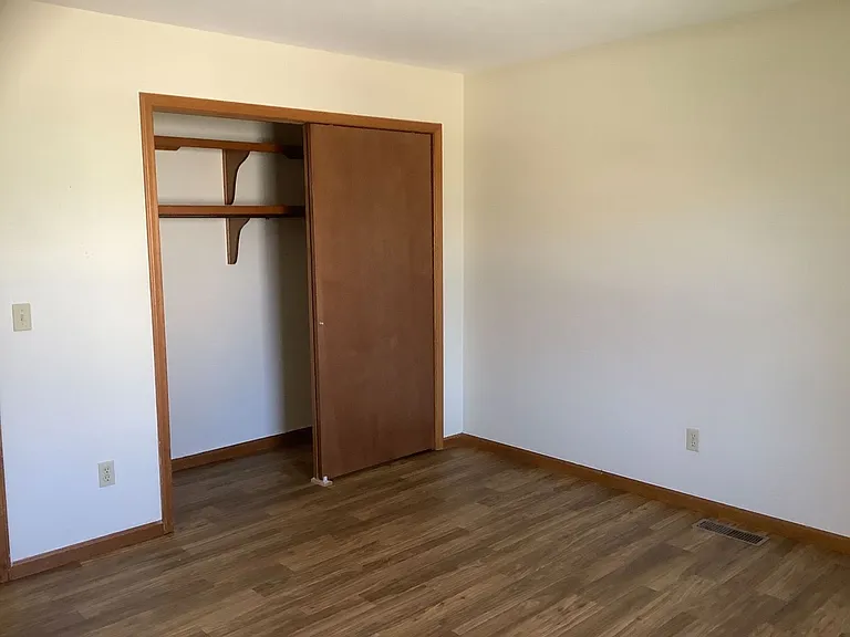 204 Stonewall Ct — Photo 9