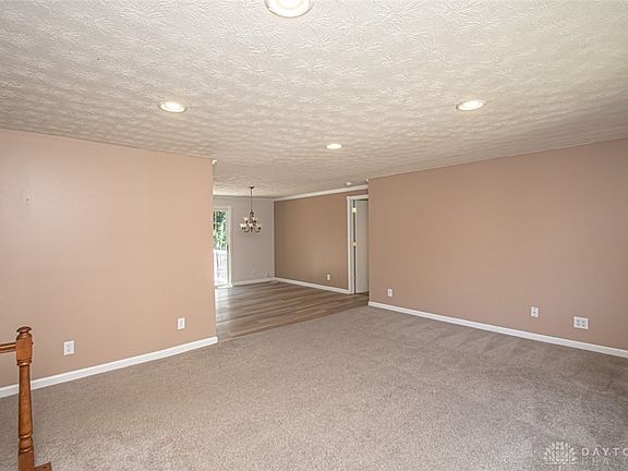 2nd image of 3990 Willow Run Dr