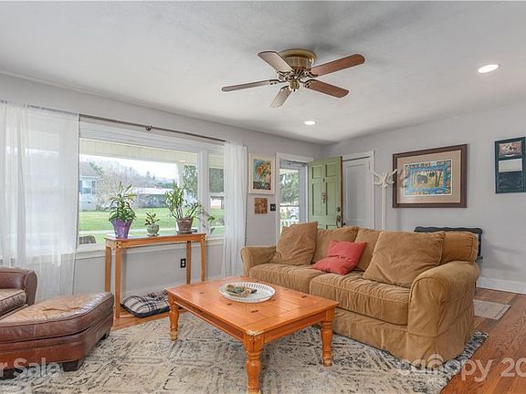 5th image of 66 Grandview Cir