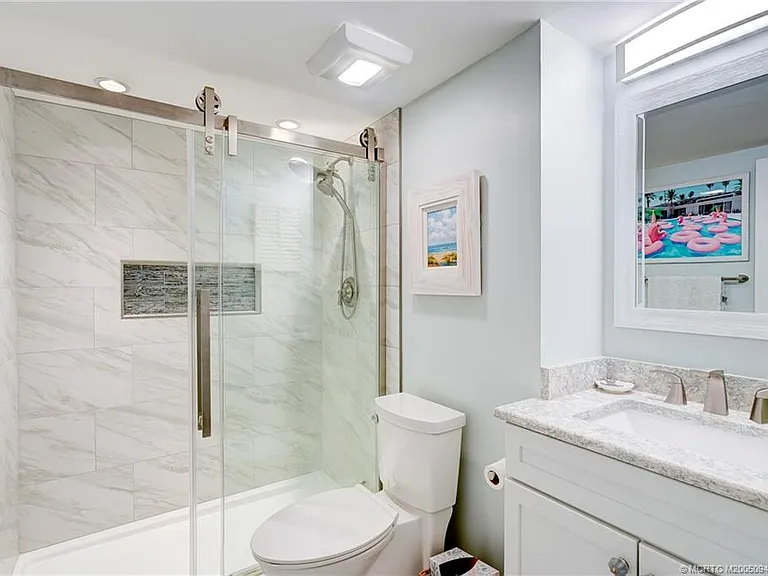245 NE Macarthur Blvd #11 — Photo 20