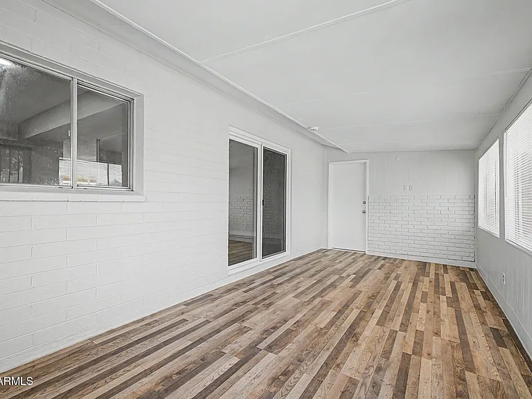 6536 W Turney Ave — Photo 38