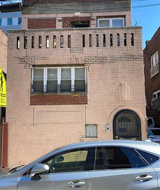 Building Photo 4