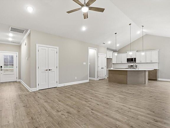 5th image of 7379 Hill Rd